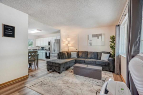 Runaway Escapade SmartTVs Sleeps10 FullKitchen Self-Entry